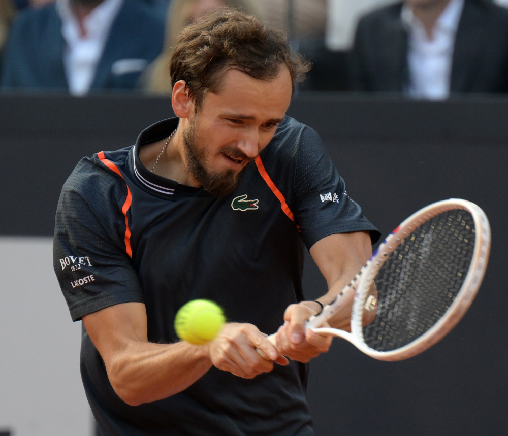 美国网球队横扫世界网球队,梅德韦杰夫绝境逆转的简单介绍 美国网球队横扫世界网球队,梅德韦杰夫绝境逆转的简单介绍