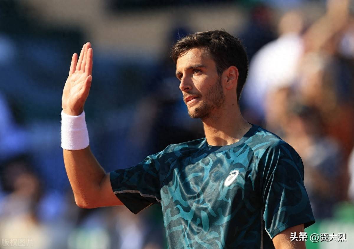 戴维斯杯轻取蒙特卡洛大师赛，西西帕斯点燃赛场