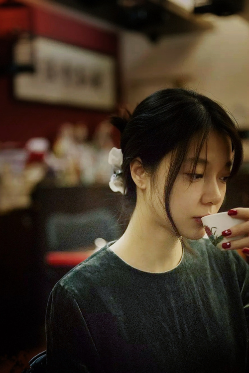 跨越球场的救赎，当篮球入网声唤醒足球门将的灵魂