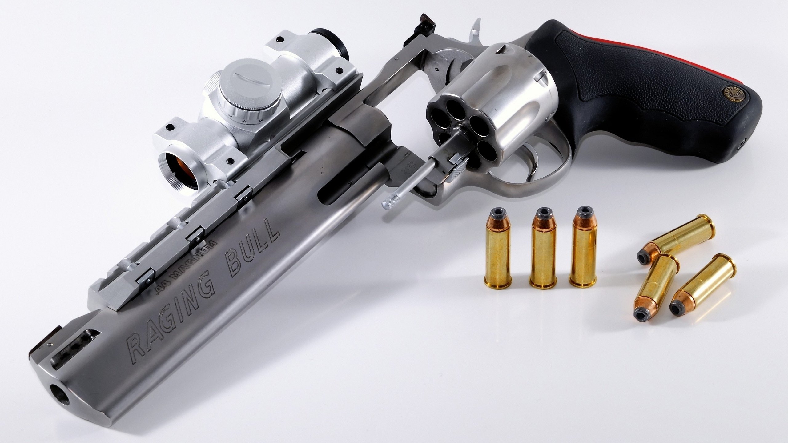 欧冠半决赛焦点战，辽宁队火力全开，压制独行侠晋级决赛